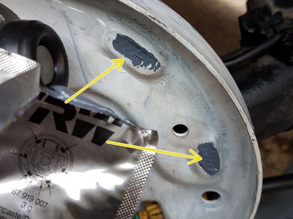 
The pads are supplied with a sachet of special brake grease.
