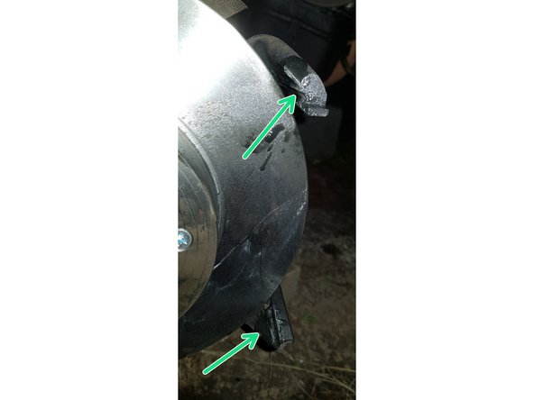 Il n'est pas obligatoire d'utiliser de l'anti-bruits. J'en utilise systématiquement parce que c'est très efficace et que ça évite de redémonter pour nettoyer le tout si sifflements à l'usage.