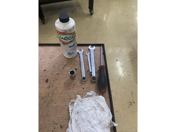 faire la purge jusqu’à que il y a pus d’air ds le liquide ou peut prendre  aussi un purger frein