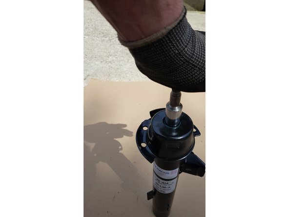 A cause de leur stockage à l'horizontale des bulles d'air peuvent se former dans le circuit de gaz, il faut donc les purger avant de les installer.