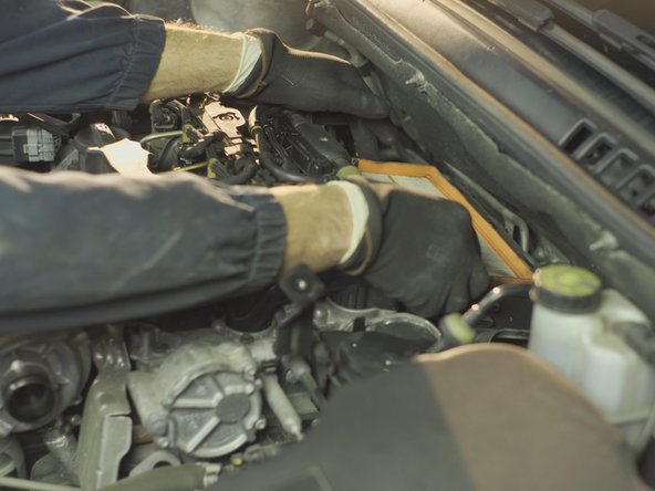 Retirer le filtre à air.