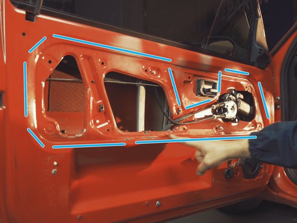 
Remove the foam protection on the door if it has not already been removed
