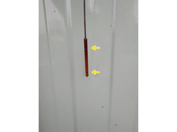 Utiliser un entonnoir si besoin.