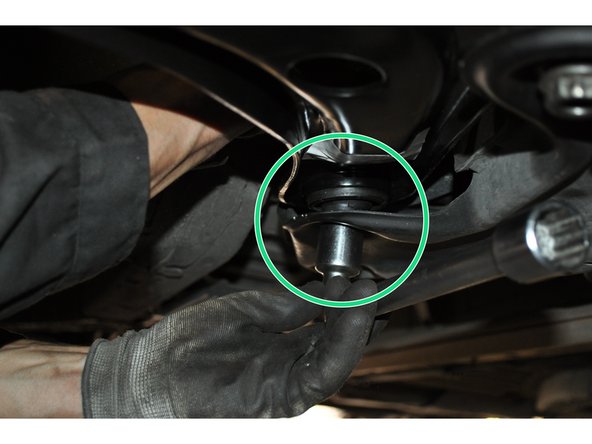 Resserrer les écrous avec du frein filet.