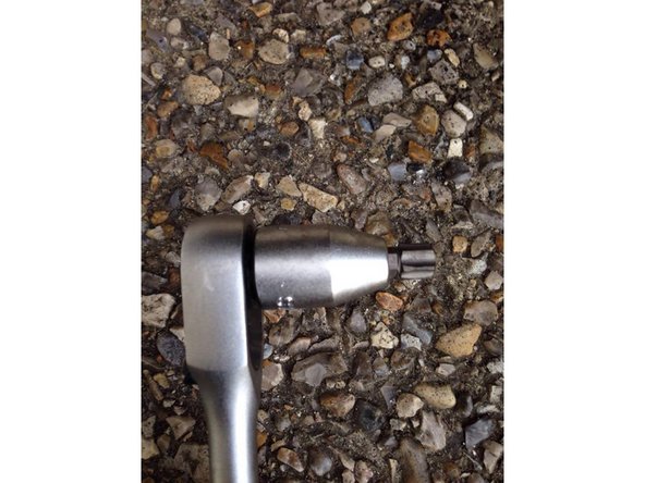 
Don't hesitate to force them because they are very tight, if you can't do it, use penetrating oil to help you.
