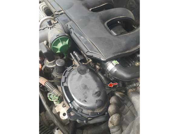 brancher la petite durite sur le couvercle