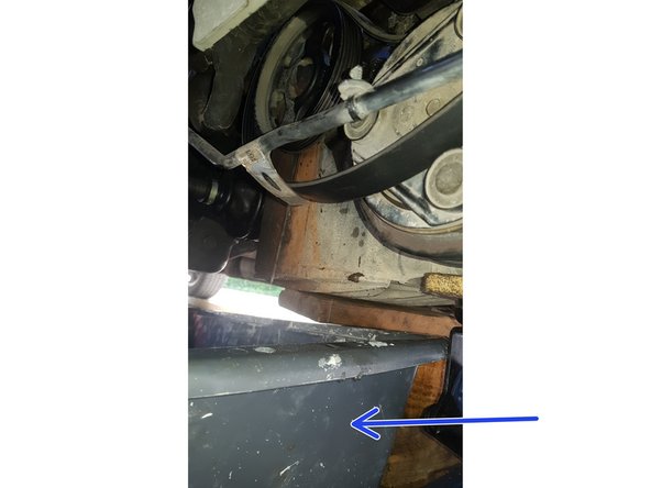 ainsi que par 3 vis.