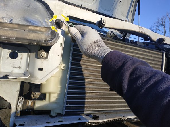 visser la vis côté vase d'expansion clé torx T30