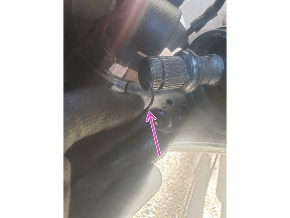 Installez le nouveau jonc d'arrêt