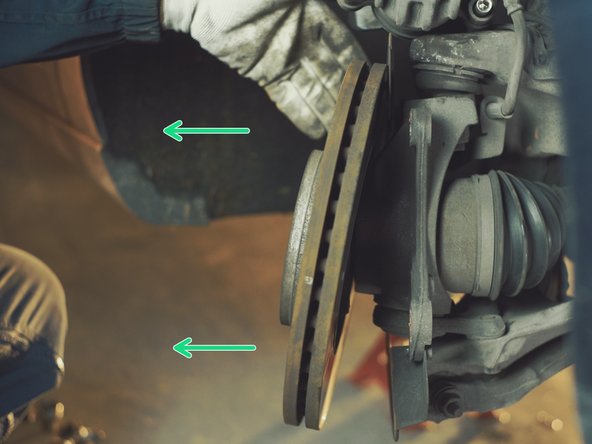 Tirer sur le disque pour le retirer du moyeu