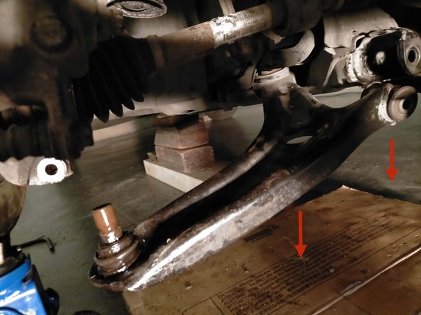 Sortir le triangle de suspension en tirant dessus.