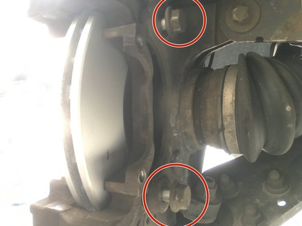 Viser les deux vis de 18