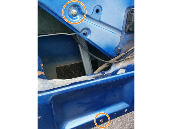 Repérer les 2 vis de fixation