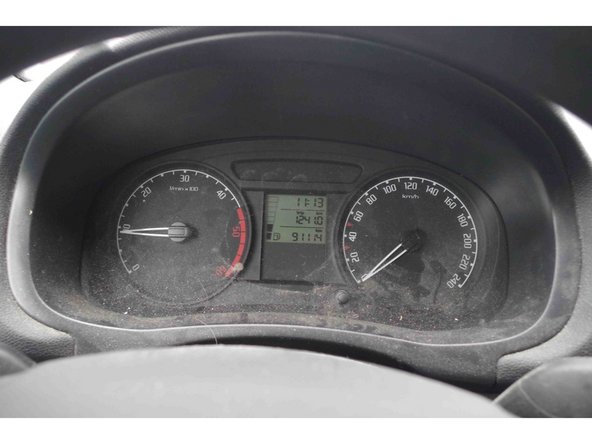 Remettre les roues et reposer le véhicule sur ses 4 pattes.