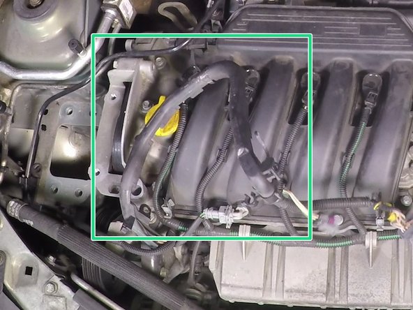 Décrocher la gaine en tirant modérément dessus puis la placer sur le côté