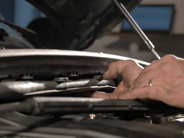 Décrocher les gaines de faisceaux en tirant dessus