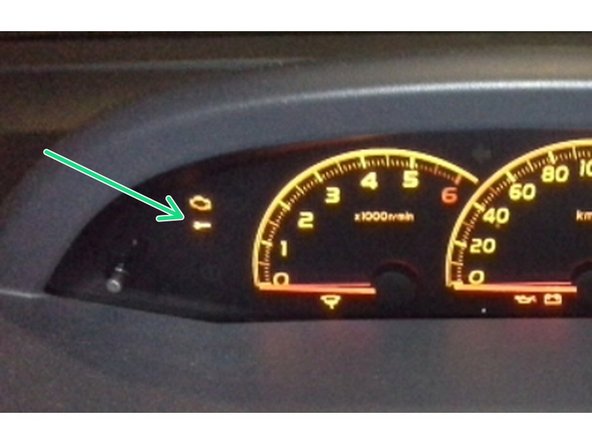 Démarrer le moteur, s'il s'arrête après quelques secondes de fonctionnement, recommencer à amorcer la pompe manuelle...