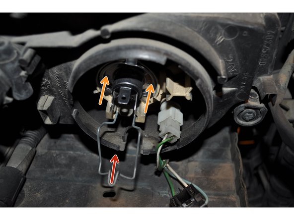 
Replace the fixing clip.
