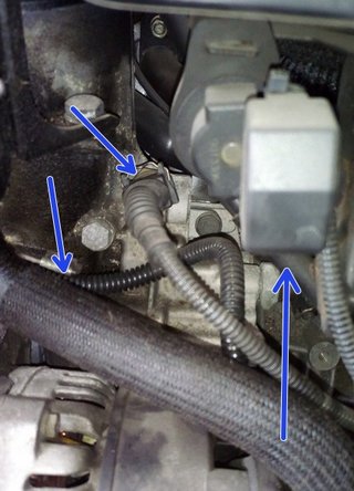 Débrancher les câbles reliés au faisceau électrique