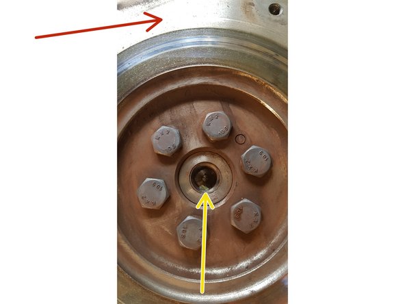 Nettoyez le volant-moteur et le plateau de pression du mécanisme d'embrayage.