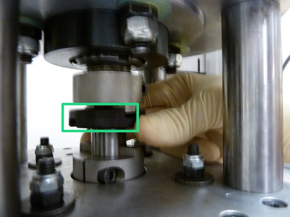 Slot in the middle piece