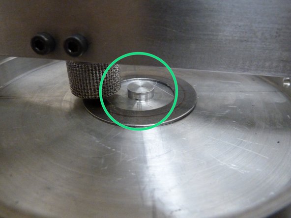 Notice the exposed area between the disc and the middle of the discholder