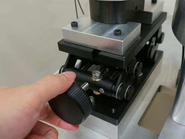 This step is done in preparation of the zero-ing of inclinometer reading during the next step.