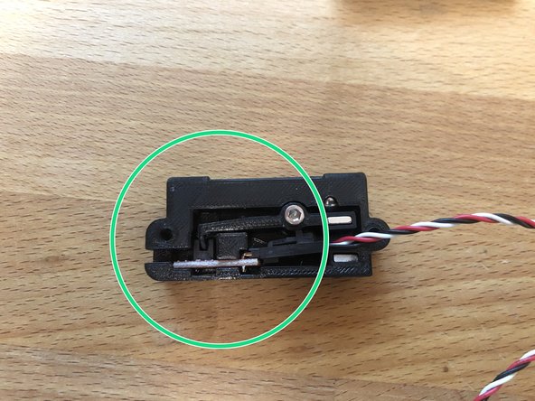 Ensure the red wire lines up with +5v