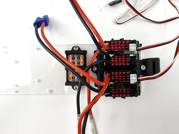 We need to connect the 2 ESC's to the Wago 221 connectors. We will cut the EC3 connector from the ESC's