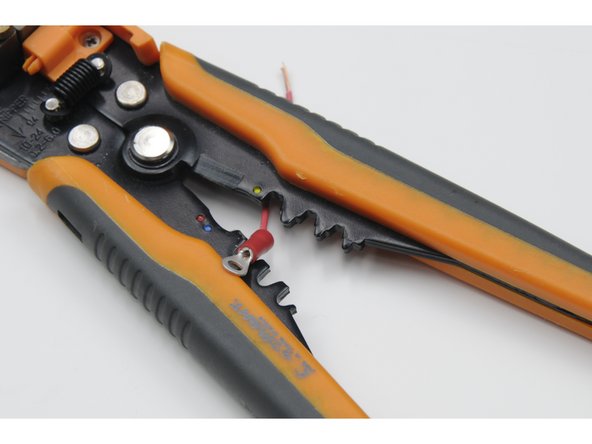 When crimping the ring terminals onto the end of the wire, it is important to get a secure, metal to metal connection. If the ring terminal is not secured properly to the bare metal wire, electricity may not flow through the connection and your controller will not work. To make a secure crimp connection: