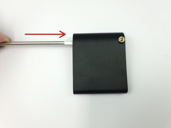 Install 1 of the short control surfaces onto one end of the 208mm control rod.