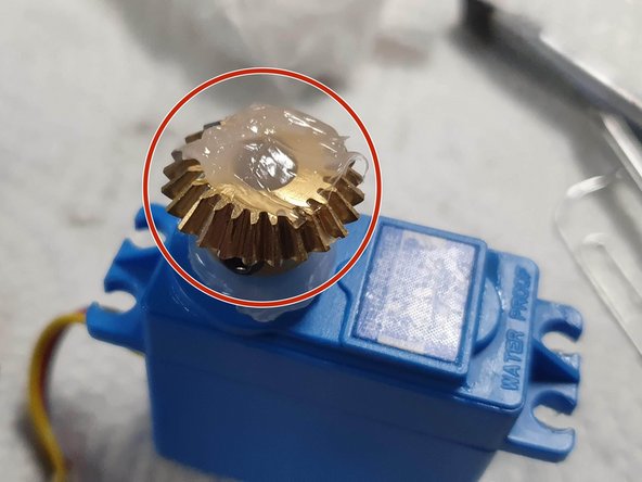 I also fill the center of the spline and gear with silicone grease