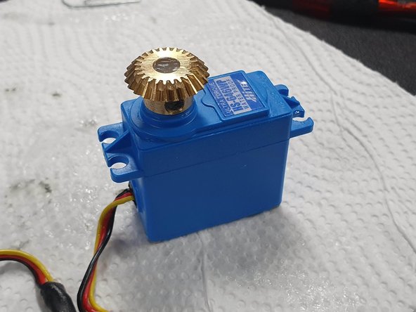 Insert the last 2 screws and you can screw them in 100% and go back to the first 2 screws and screw them in 100%