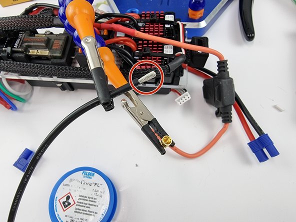 We now need to solder the other pin from the EC3 connector to a section of black wire.