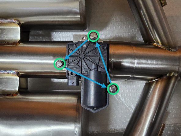 The spring on the bottom of the valve motor should slot into the mounting cylinder as shown