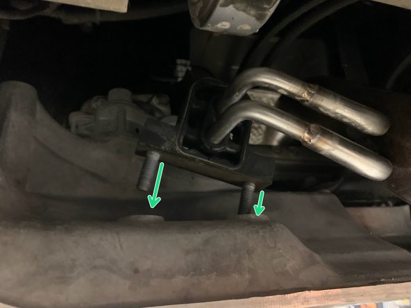 Guide the 27WON front pipe into the car