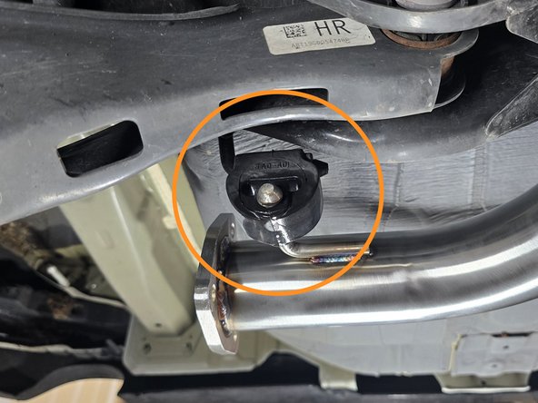 Using a spray cleaner, lubricate the hanger support