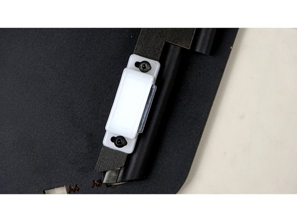 Repeat with the other seal bar and side panel, but mirrored.