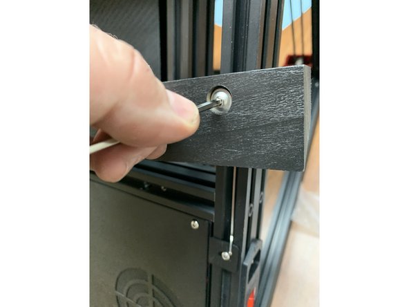 Fasten the cleat to the slide nut using the provided M5x25mm pan head screws.