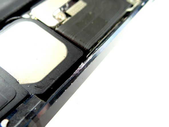 Picture 2: Check if the iSesamo scratched the rear case bezel.