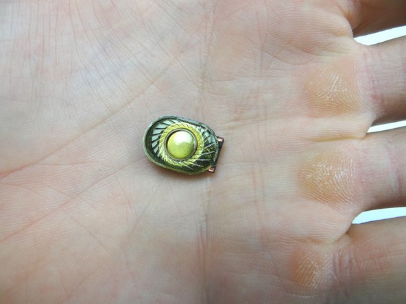 Retrieve the speaker from COMPARTMENT B.