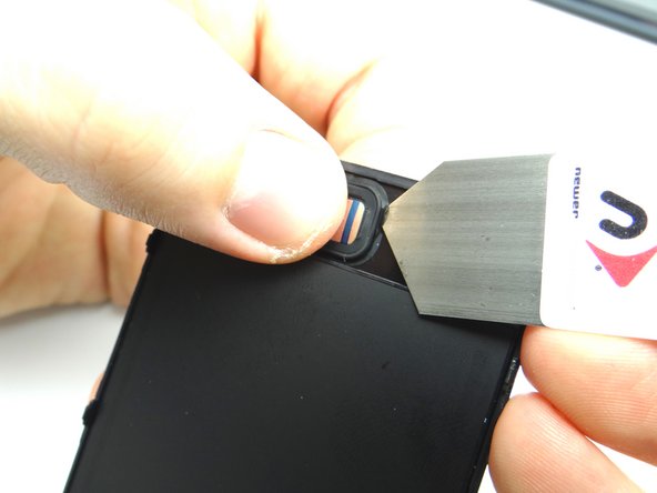 Never use a metal tool (such as the iSesamo) on a working screen - only one meant to be discarded.