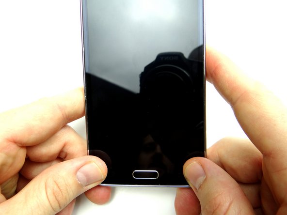 Picture 1: Put pressure on the multitask and escape soft key buttons.