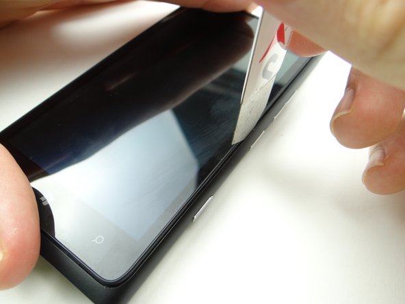 If you can't create suction, use the iSesamo to pry open the screen: