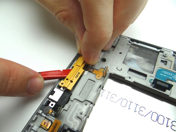 Picture 3: Lift opposite corner bracket and place in ZONE II.