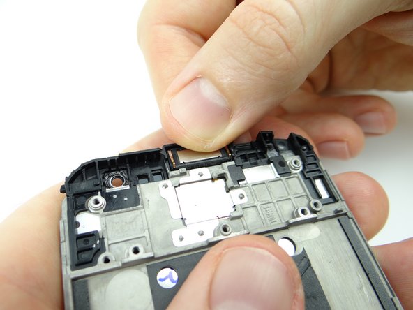 The close-up better illustrates the orientation of the speaker.