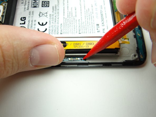 Picture 3: Push the display cable down onto the daughter board.