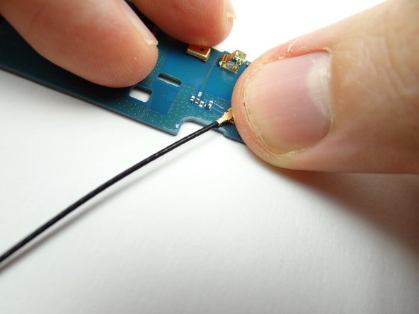 Picture 1: Seat wifi antenna cable on charging port assembly from ZONE IV.