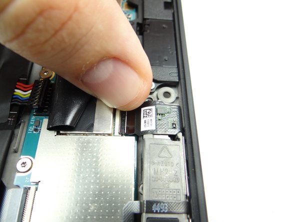 Picture 2: Close the front-facing ZIF connector with your finger.