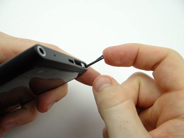 Replace screen locking pin from COMPARTMENT C.